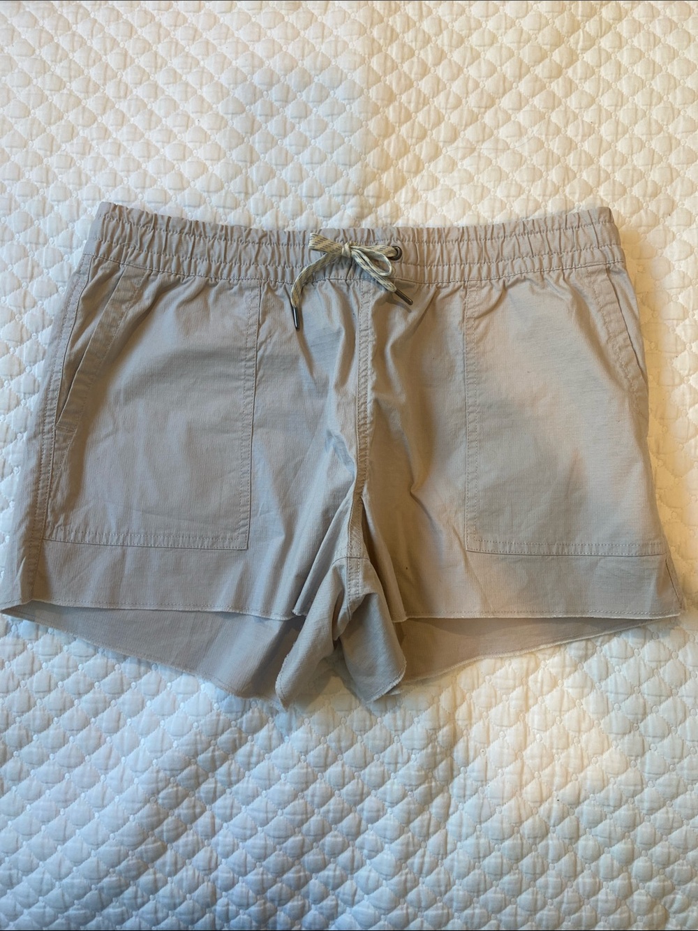 Vuori Women's Casual Drawstring Shorts in Light Taupe